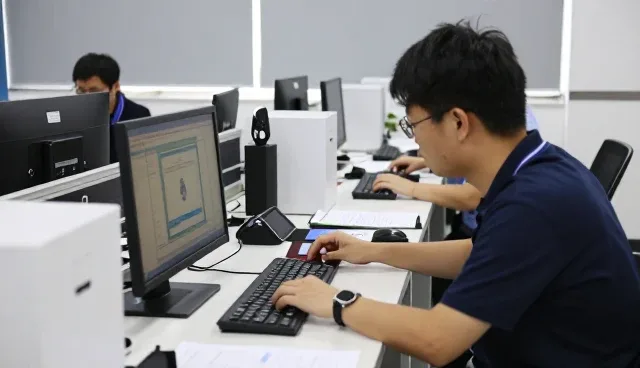 应用开发等为内容包括软件提供更多可能